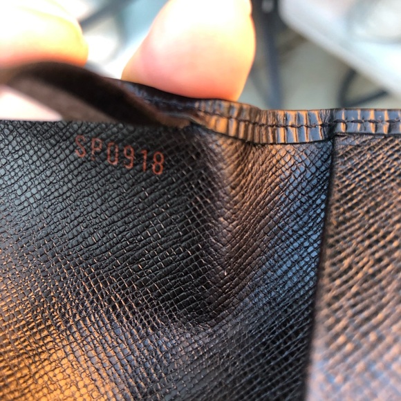 VINTAGE LOUIS VUITTON EPI BI FOLD BLACK LEATHER ID CARD HOLDER CASE - Picture 5 of 8